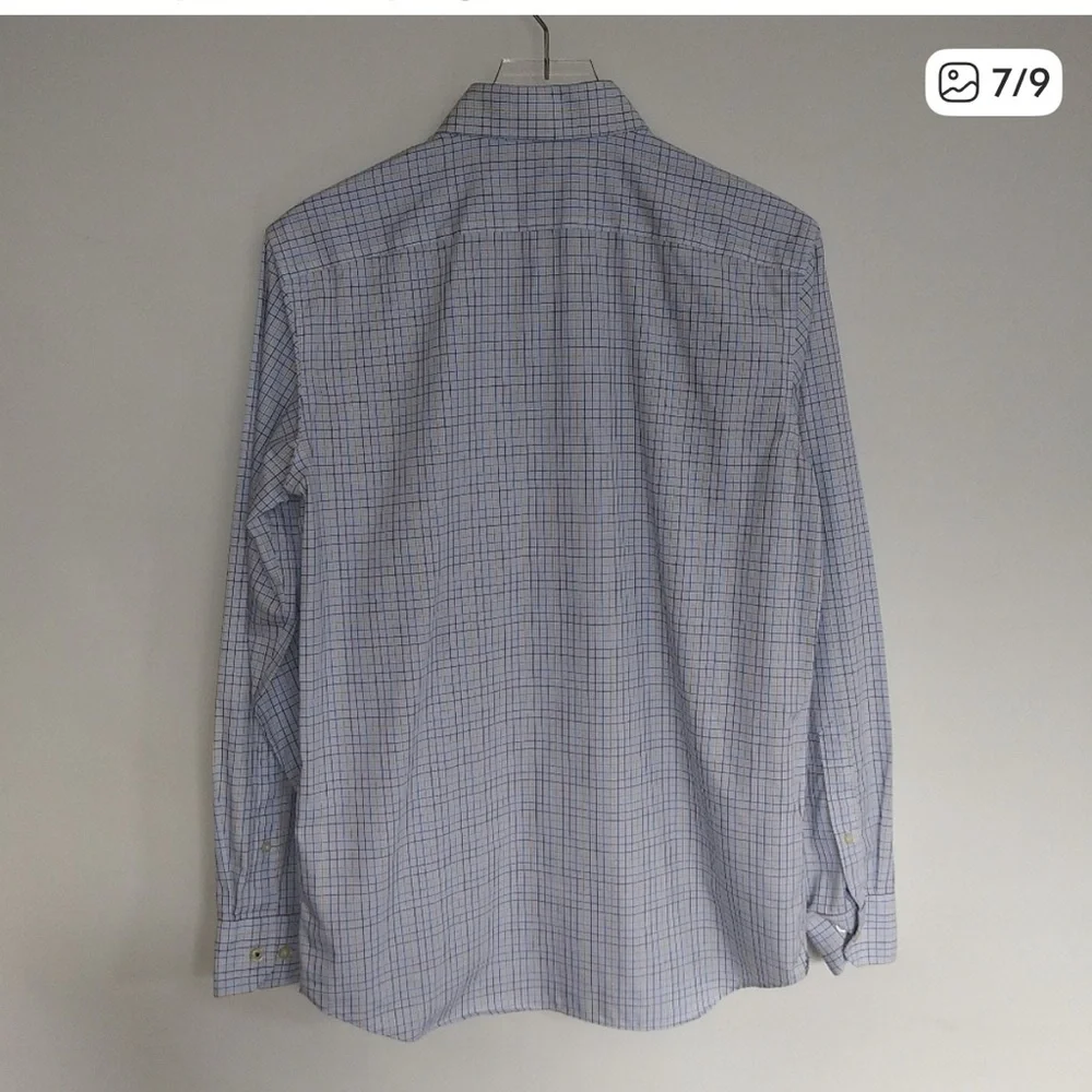 Banana Republic casual button